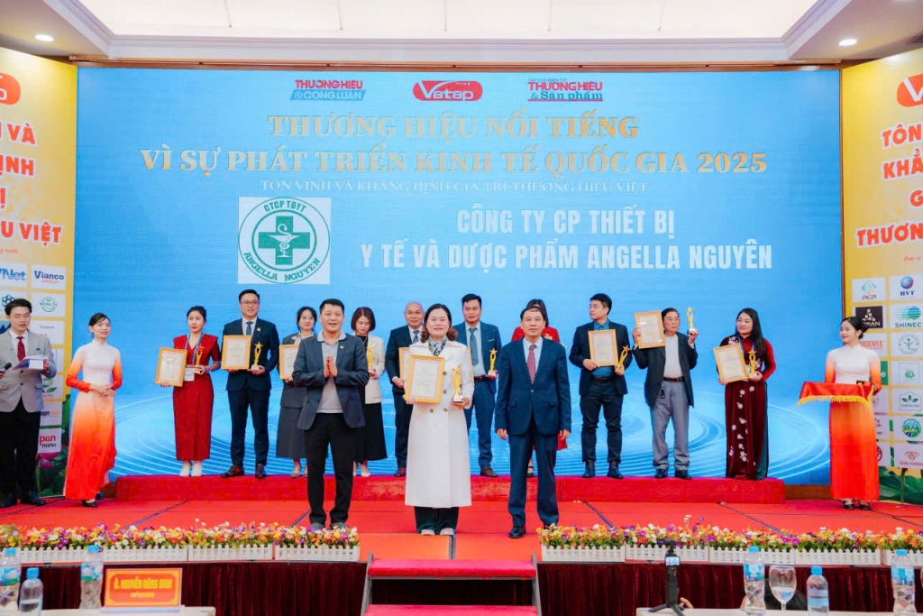 Chủ tịch HĐQT Cty CP Thiết bị Y tế và Dược phẩm Angella Nguyên, Bs Nguyễn Thị Mộng Hương Nhận Bằng Khen